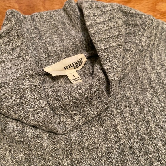 Wilfred aritzia gray sweater - Picture 2 of 3